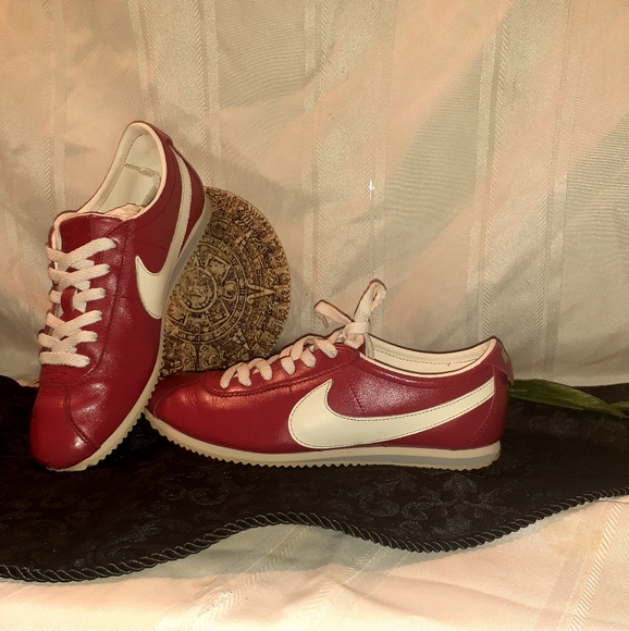 vintage nike runners